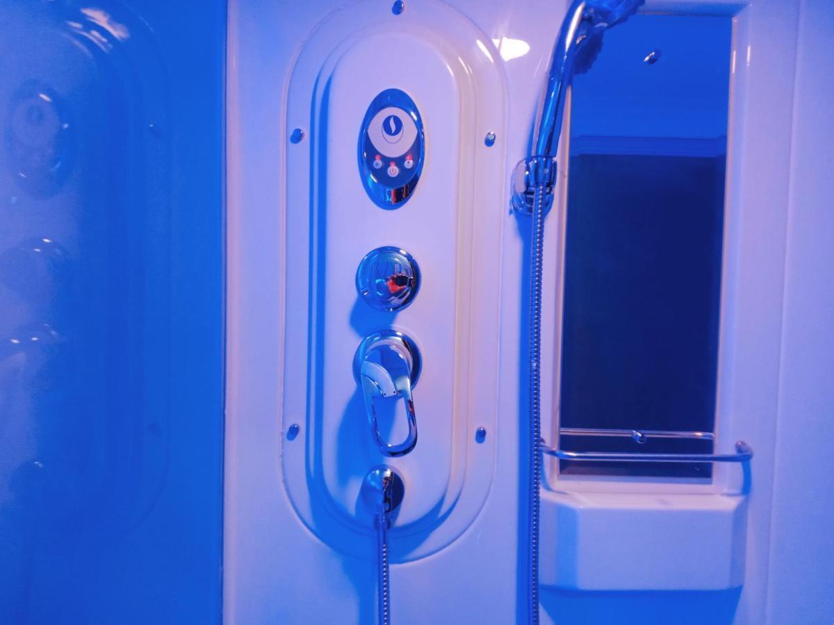 8Hostel 마닐라 외부 사진